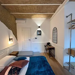 Гостевой дом Domus Avi -, Рим