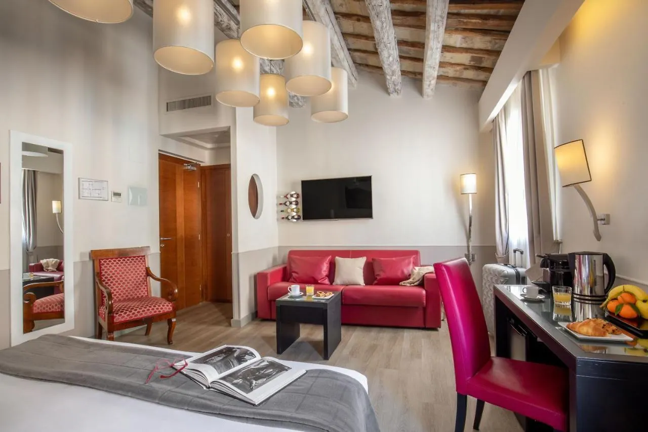Condotti Palace Rom