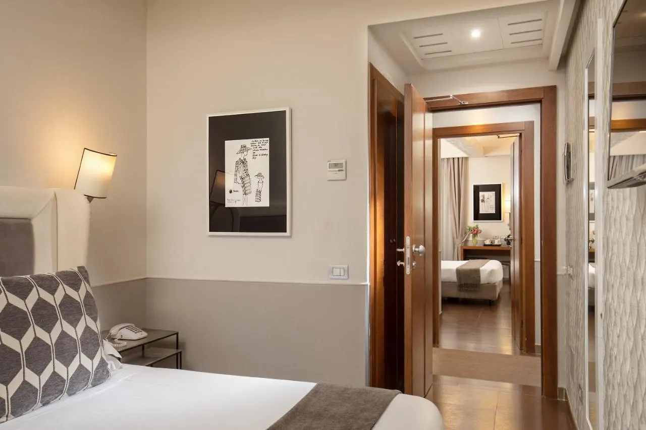 רומא Condotti Palace מלון