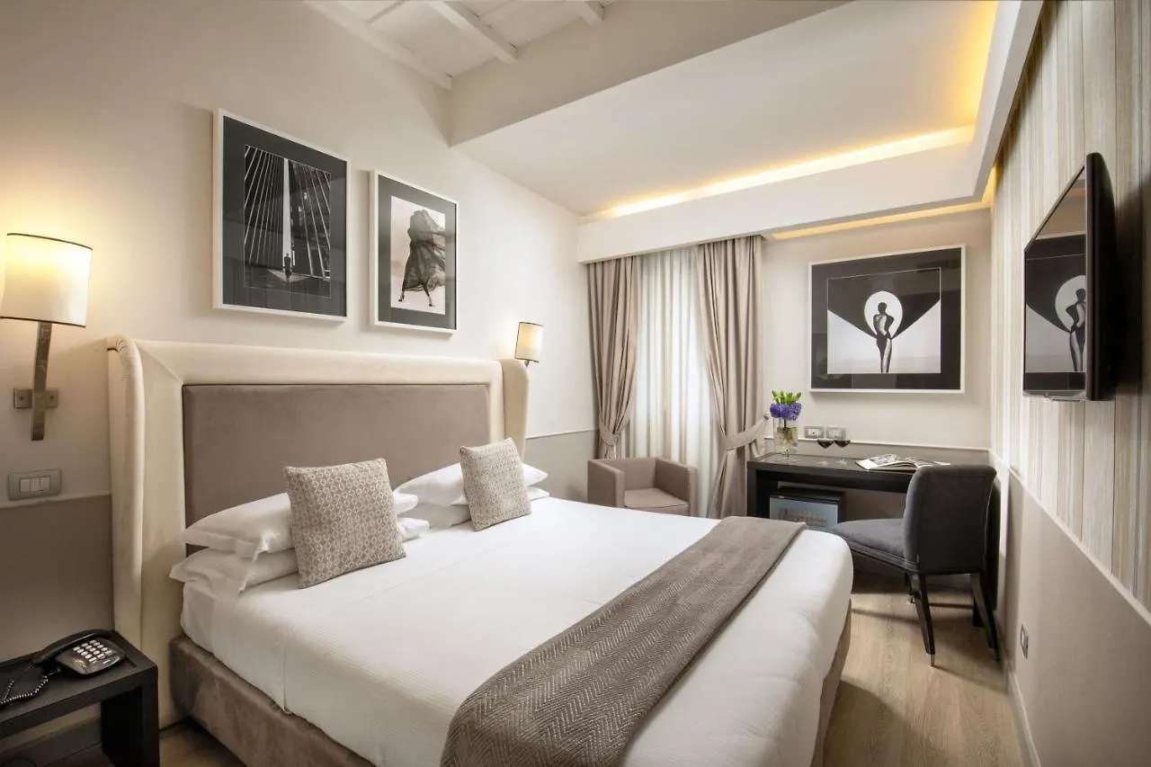 רומא Condotti Palace 4*,
