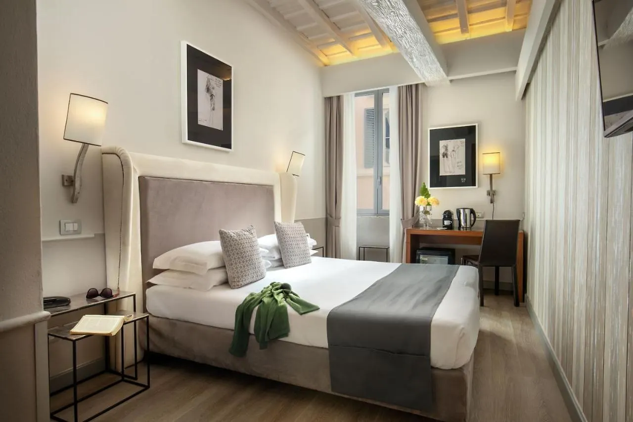 רומא Condotti Palace