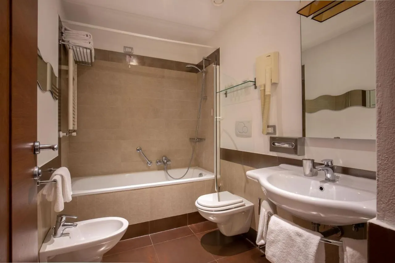 מלון רומא Condotti Palace