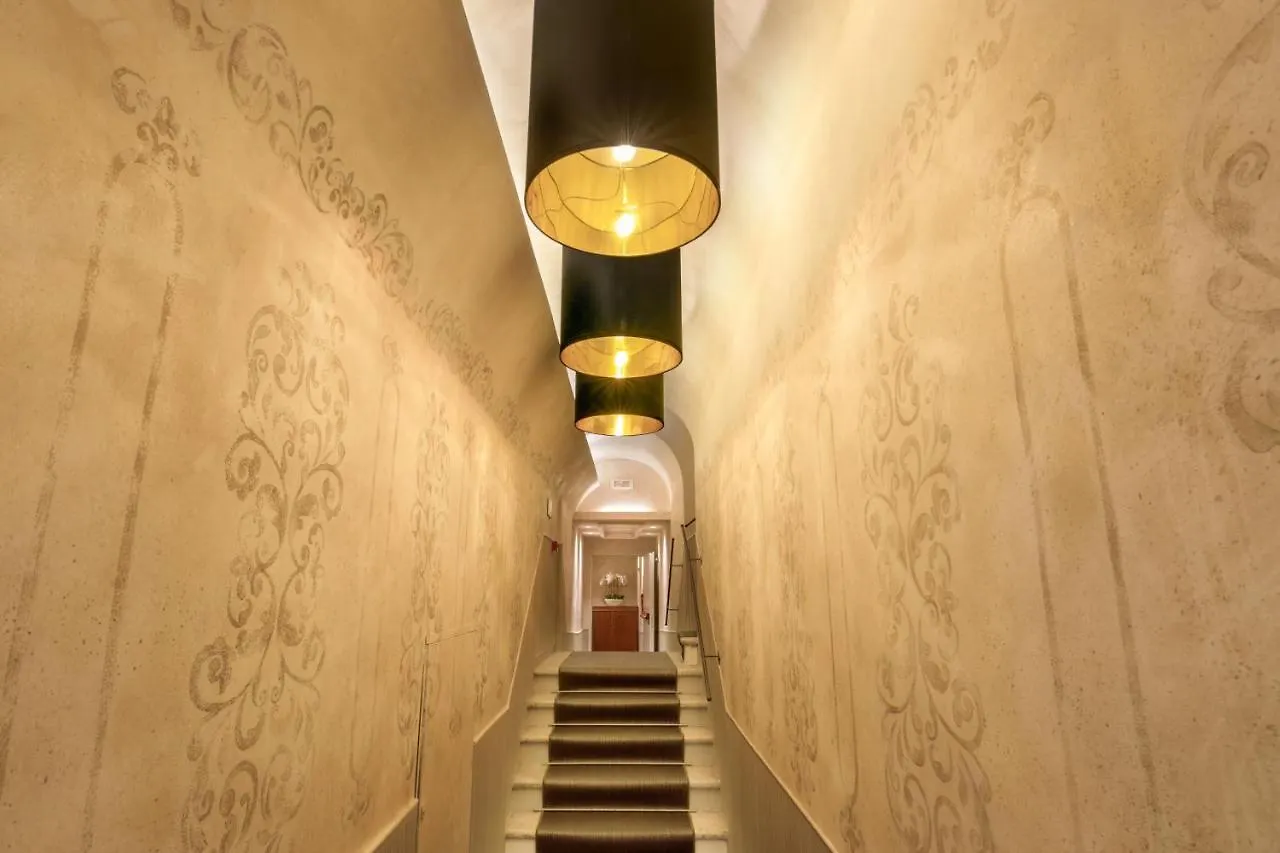 **** מלון רומא Condotti Palace איטליה
