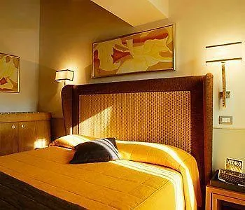 רומא Condotti Palace 4*,