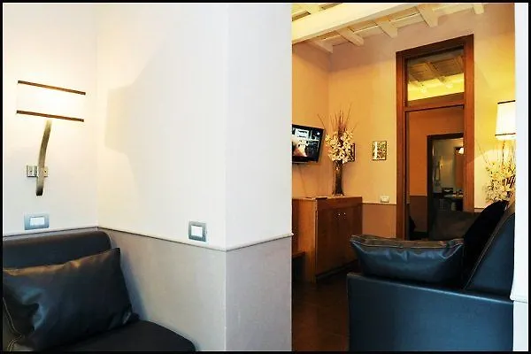 רומא Condotti Palace מלון